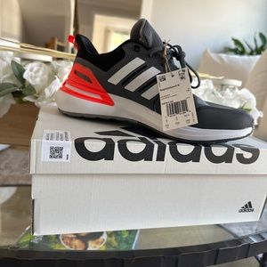 Adidas boys grey sneakers